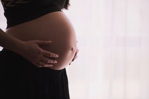 Pierwsze w Europie dziecko, które było noszone w ciąży przez dwie kobiety, przyszło na świat