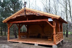 Mazurska Wiata już gotowa! Mieszkańcy Karwika własnoręcznie ją zbudowali