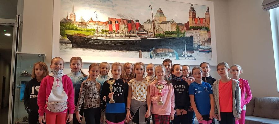 Na mistrzostwa do Szczecina wybrała się liczna grupa najmłodszych gimnastyczek z Olsztyna