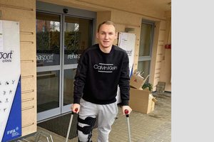 Piłkarz Jezioraka Arkadiusz Kuciński już jest po operacji