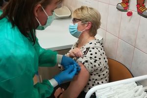 Pierwsi zaszczepieni przeciw COVID w Olsztynie