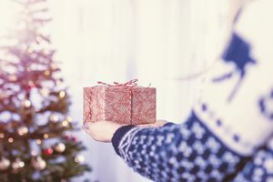 Nietrafione prezenty i inne gafy, które popełniamy podczas świąt 