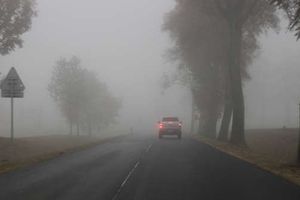 Uwaga kierowcy! W woj. warmińsko-mazurskim będzie gęsta mgła