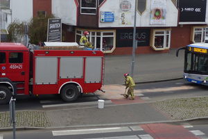 Akcja strażaków w centrum miasta [WIDEO, ZDJĘCIA]