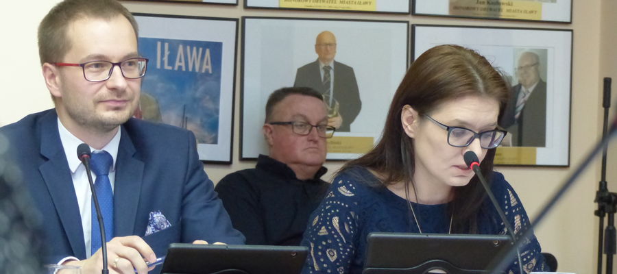 Zdjęcie z sesji budżetowej w 2019 r., wtedy jeszcze nic nie zapowiadało nadchodzącego krachu gospodarczego. Dawid Kopaczewski i Joanna Wiśniewska