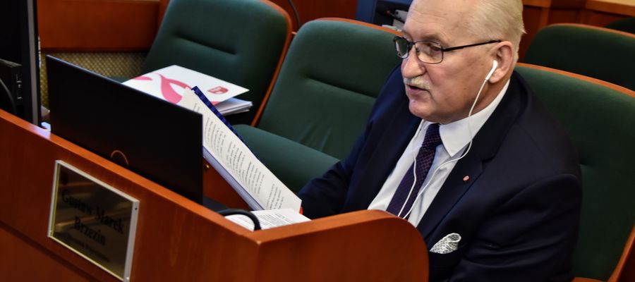 Marszałek Województwa Gustaw Marek Brzezin podczas zeszłorocznej sesji budżetowej