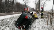 Wypadek pod Braniewem. Samochód wylądował w rowie [ZDJĘCIA]