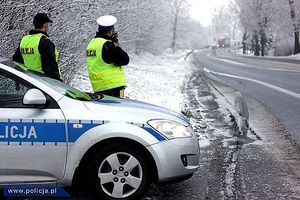 Zima na drogach. Policjanci apelują o ostrożność