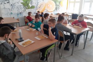 Ferie z goframi, ogniskiem i żelkami do kąpieli