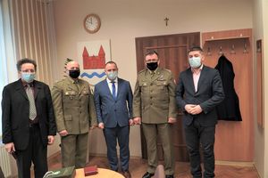  Podsumowali wieloletnią współpracę Powiatu Nidzickiego z Wojskową Komendą Uzupełnień w Olsztynie
