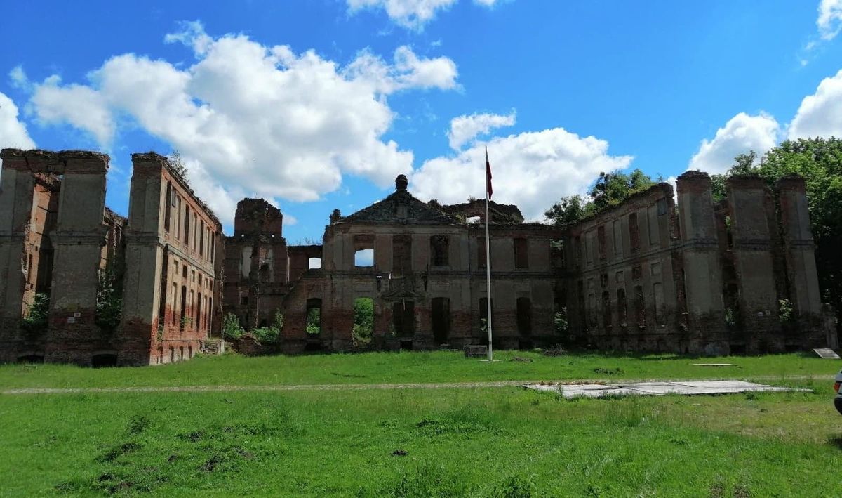 W pałacu Finckenstein — dzisiaj to Kamieniec w gminie Susz, powiat  iławsk