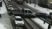 Kolizja trzech aut na skrzyżowaniu w Olsztynie [VIDEO]