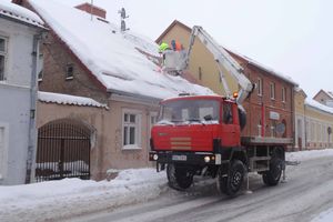 Obowiązki właścicieli nieruchomości w związku z opadami śniegu