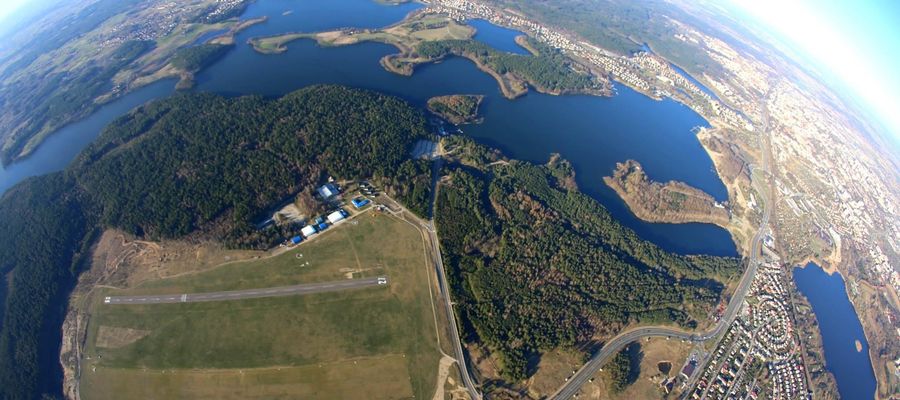 Jezioro Ukiel i Aeroklub Warmińsko-Mazurski 
