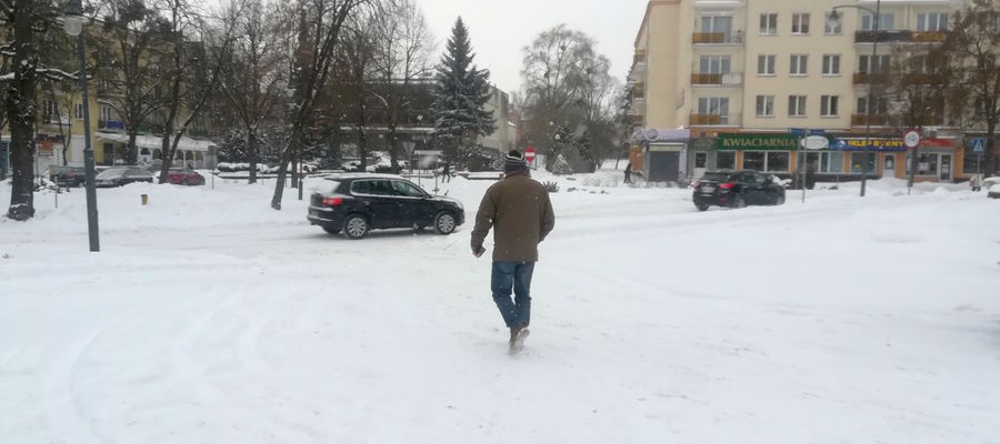 Centrum Giżycka pod śniegiem