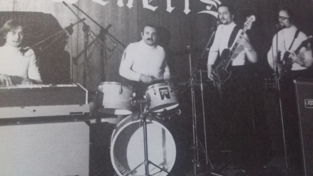 Tadeusz Machela (pierwszy z prawej) z zespołem Benefis, koniec lat 70.