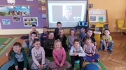 Przedszkolaki: kulka z koroną jest groźna