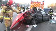 W okolicach Stawigudy kobieta uderzyła w wóz strażacki. Nie żyje [AKTUALIZACJA, ZDJĘCIA, VIDEO]