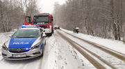 Intensywne opady śniegu, przybywa wypadków drogowych