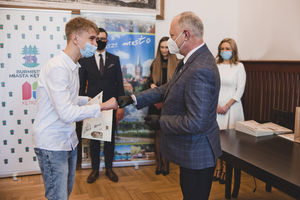 Burmistrz Kętrzyna wręczył stypendia sportowe i artystyczne [GALERIA]
