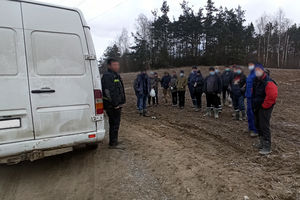 19 pasażerów w 9 osobowym busie. Kierowca stracił prawo jazdy