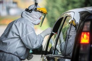 Wymazy bez kolejki. Punkt Drive-Thru znów działa