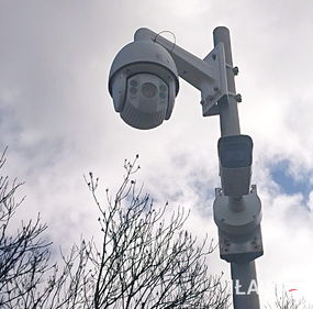 Kolejnym miejscem, gdzie pojawiły się kamery jest teren tzw. Wyspy Młyńskiej, gdzie zainstalowano kamerę stacjonarną i obrotową. Ich obraz obejmuje przystanek autobusowy na ulicy Kościuszki, część ścieżek rowerowych przy rzece Iławce do kładki oraz fragment ulicy Ostródzkiej. 
