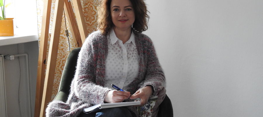 Magdalena Żukowska - psycholog, psychotraumatolog, terapeutka EMDR z Pracowni Psychologicznej „Spotkania”, jednocześnie psycholog w Poradni Psychologiczno-Pedagogicznej w Nidzicy