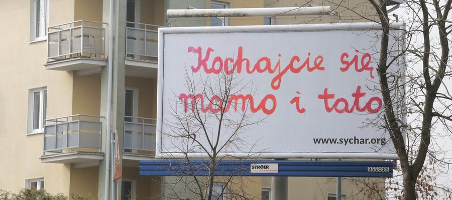 Takie plakaty można zobaczyć również w Olsztynie