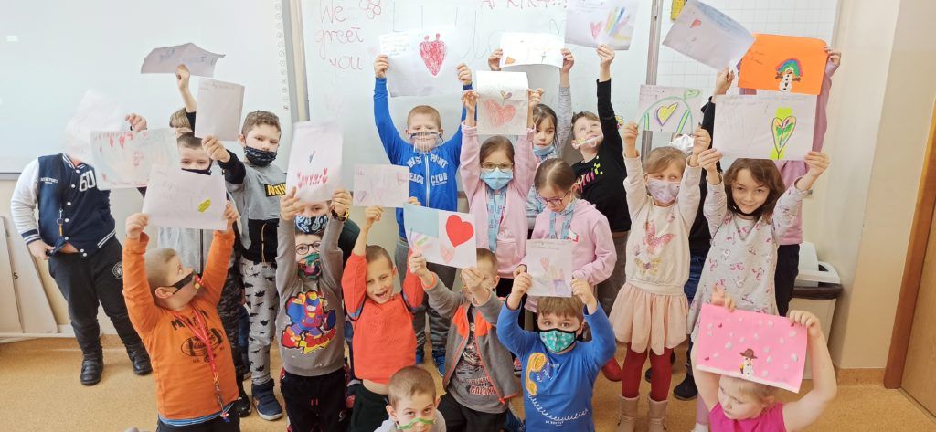 Uczniowie “Jedynki” z życzeniami dla uczniów ze szkoły w Bulawayo