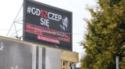 Antyszczepionkowy telebim w centrum Olsztyna