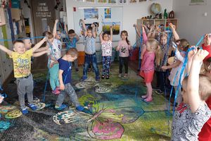 Pożyteczne powietrze”- zajęcia ekologiczne w Przedszkolu Niepublicznym „Bajkolandia” w Lubawie 