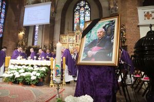 Arcybiskup Wojciech Ziemba spoczął w krypcie w katedrze 