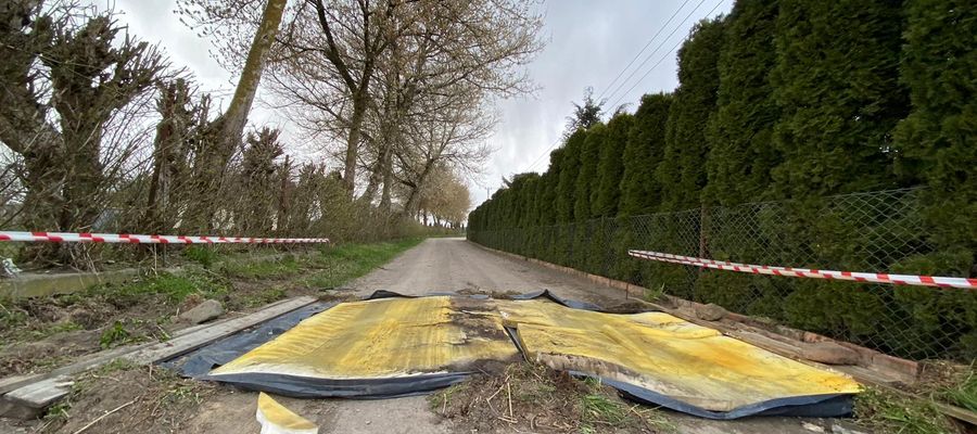 Maty dezynfekcyjne pojawiły się w wielu miejscach powiatu nowomiejskiego.