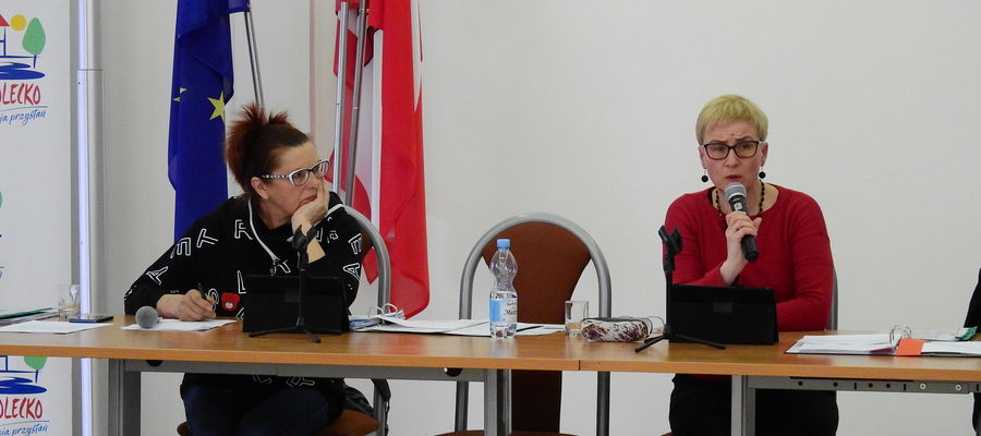 Odwołana przewodnicząca komisji oświaty Anna Kaczor (z prawej) i przewodnicząc komisji zdrowia Janina Anuszkiewicz