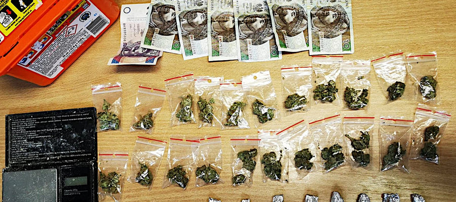 Zabezpieczona marihuana, mefedron i waga 