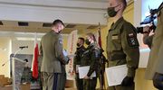 Grają, śpiewają i celnie strzelają. Olsztyńscy kadeci otrzymali certyfikaty