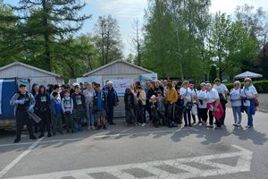 Dzieci, młodzież i seniorzy sprzątają Mazury!