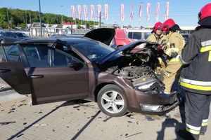 Wypadek na al. Sikorskiego w Olsztynie. Kierowca jechał buspasem