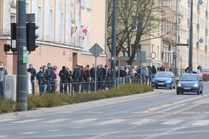 Tłumy w mobilnym punkcie szczepień w Olsztynie [ZDJĘCIA]