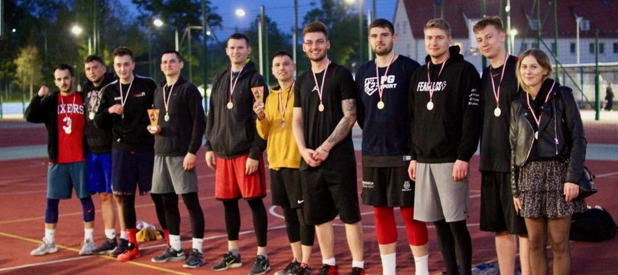 18 zespołów przybyło na boiska Toru Kalbar, aby rywalizować w pierwszym w tym roku turnieju koszykówki ulicznej