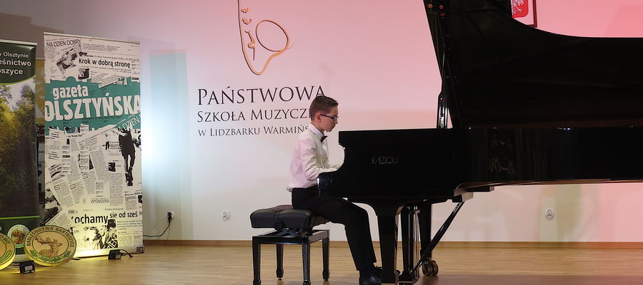 Jakub Staniszewski, zwycięzca Pierwszego Warmińskiego Konkursu Chopinowskiego dla Dzieci i Młodzieży w Lidzbarku Warmińskim