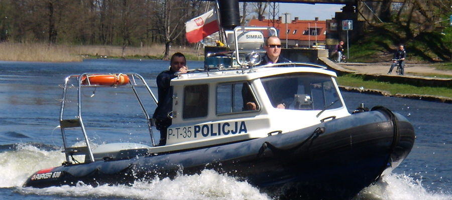 Policjanci przygotowani do majówki i służby na wodach