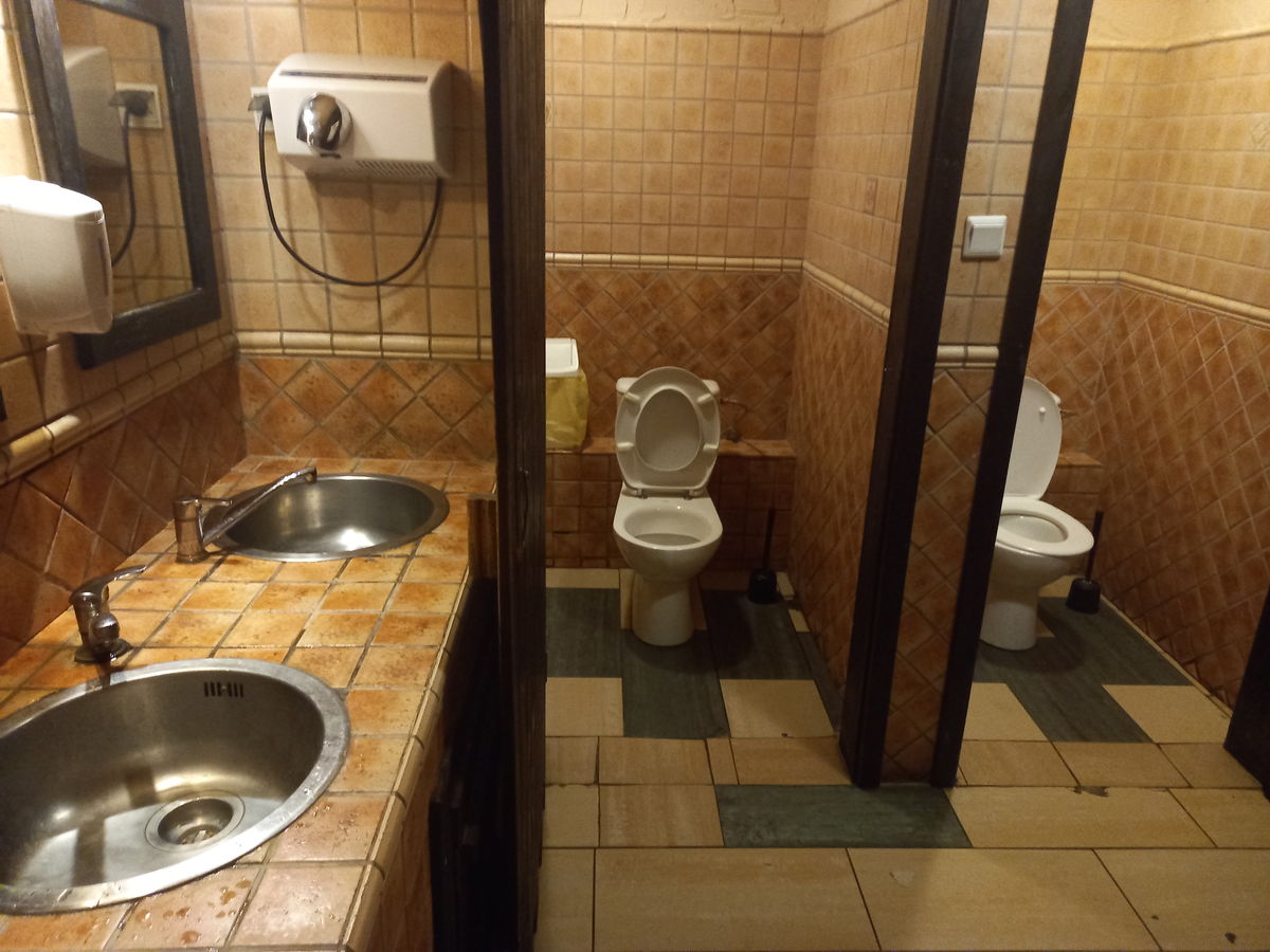 Zadbana toaleta w restauracji Sphinx