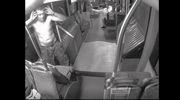 Olsztyn: rozebrany mężczyzna ukradł kamerę. Szuka go olsztyńska policja [VIDEO]
