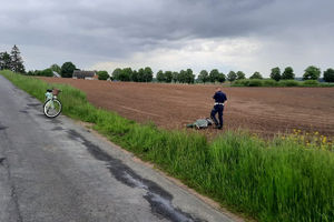 Sceny jak z filmu akcji! Policjant na rowerze goni motocyklistę 