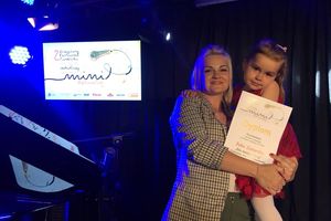 Sukces małej Julki Zatorskiej na Festiwalu Piosenki Przedszkolnej w Opolu