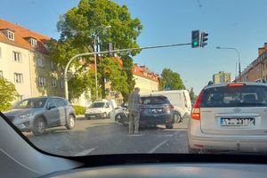 Zderzenie dwóch samochodów przy ulicy Limanowskiego w Olsztynie