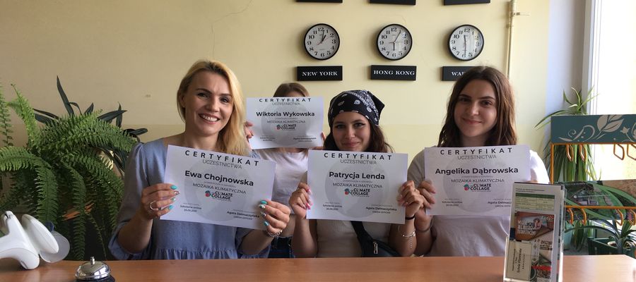 Ewa Chojnowska, Wiktoria Wykowska, Patrycja Lenda i Angelika Dąbrowska uczestniczyły w warsztatach Climate Collage