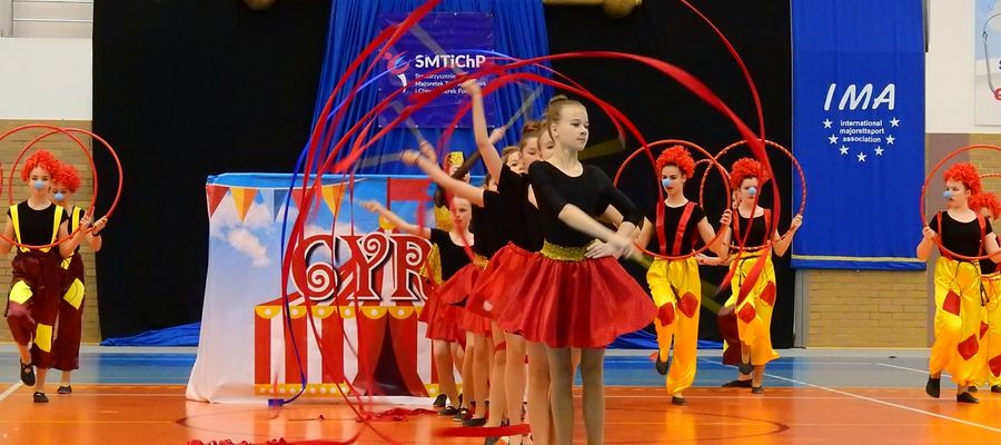 W Mistrzostwach Polski Północno-Wschodniej Tańca Mażoretkowego w Olecku wzięło udział niemal 300 mażoretek